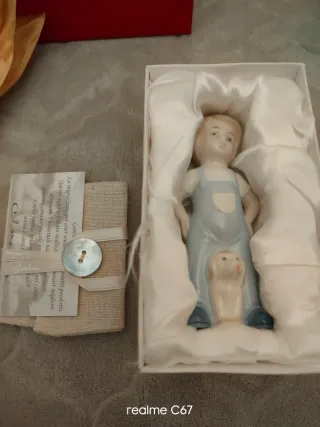 Figurina bambina con cane in ceramica vendo tutto