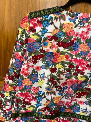 Cazadora floral multicolor