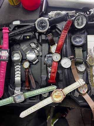 Lote de relojes varios son 34 o mas negociable ￼