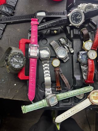 Lote de relojes varios son 34 o mas negociable ￼