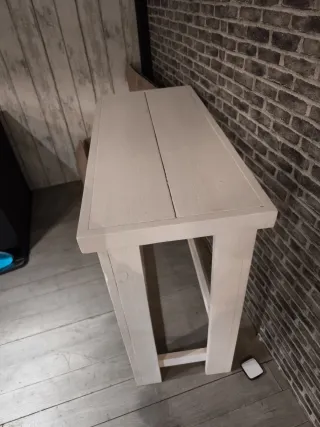 Mesa auxiliar blanca