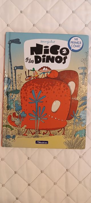 Nico y los dinos: Mi primer cómic / Nico and th...