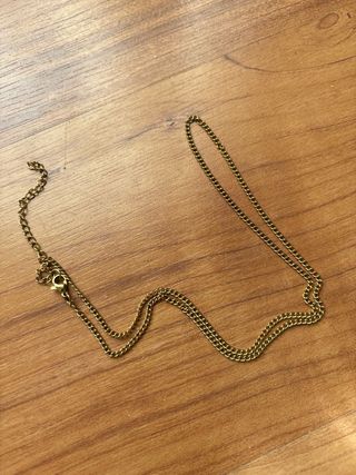 Set di collane e orecchini dorati