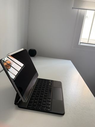 iPad Pro 11 4ª Gen + Magic Keyboard + Pencil