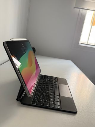 iPad Pro 11 4ª Gen + Magic Keyboard + Pencil
