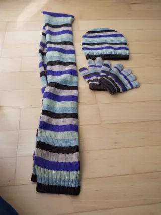 Conjunto gorro (sin estrenar) guantes y bufanda