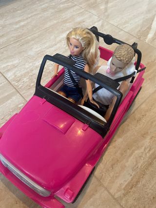 Coche Barbie y Ken