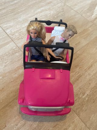 Coche Barbie y Ken