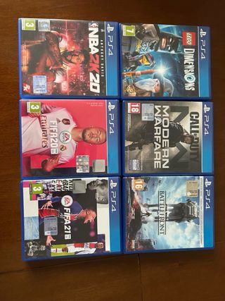 PS4 500GB con 6 giochi, cavi e joypad