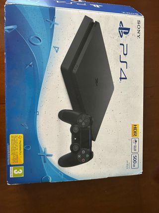 PS4 500GB con 6 giochi, cavi e joypad