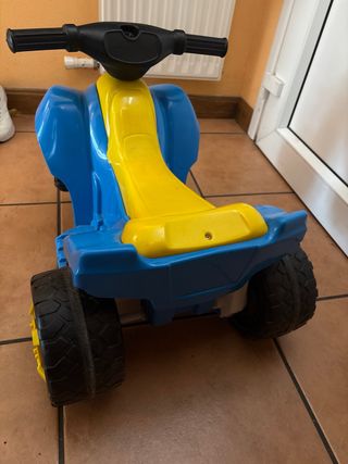 Moto a batería infantil azul y amarilla