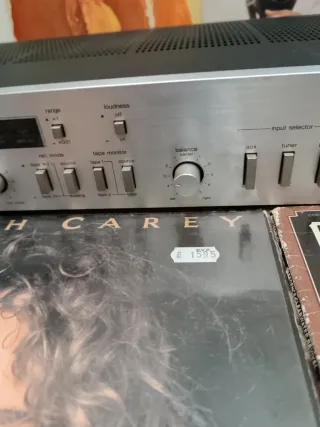 Amplificador Technics y altavoces Denon