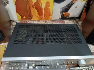 Amplificador Technics y altavoces Denon