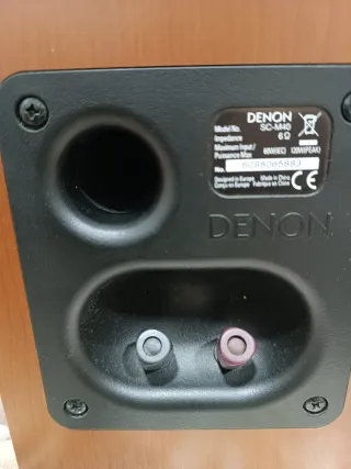 Amplificador Technics y altavoces Denon