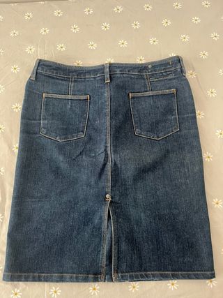 Falda vaquera midi con botones