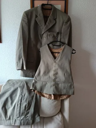 Traje de caballero completo verde oliva