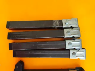 Patas de somier metálicas y plásticas