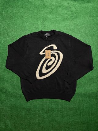 Jersey Stussy Negro con Logo Beige Y2K