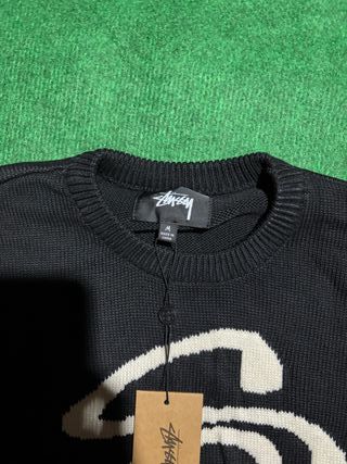 Jersey Stussy Negro con Logo Beige Y2K