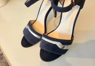 Sandalias Bimba y Lola fiesta negras y doradas