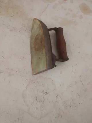 Plancha antigua de hierro. Precio a convenir