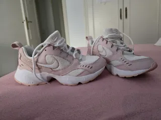 Zapatillas Nike Air Rosa y Blancas
