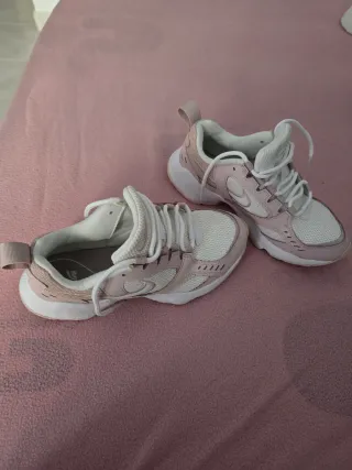 Zapatillas Nike Air Rosa y Blancas