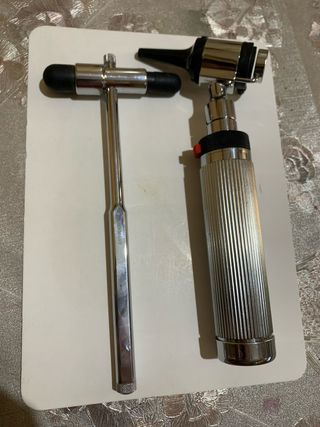 Martello per riflessi + Otoscopio