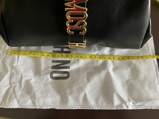 Bolso Moschino Negro y Dorado Nuevo