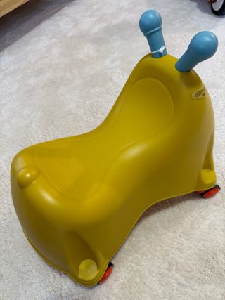 Correpasillos Gusano Amarillo de Ficher