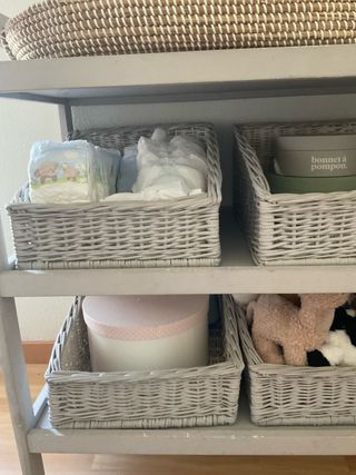 Mueble cambiador con cestas