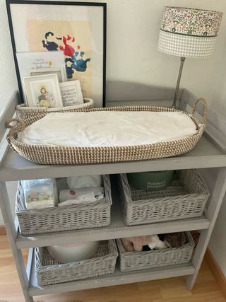 Mueble cambiador con cestas