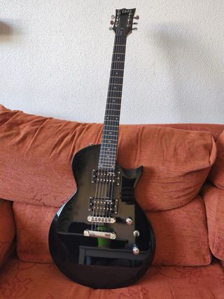Guitarra Eléctrica LTD EC-10 BLK + GigBag