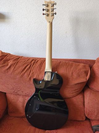 Guitarra Eléctrica LTD EC-10 BLK + GigBag