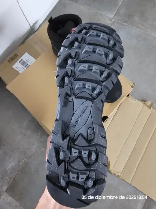 Botas Merrell Negras y Grises Talla 50