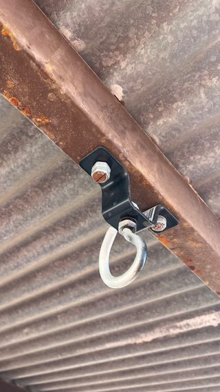 Saco de boxeo con base y bidón