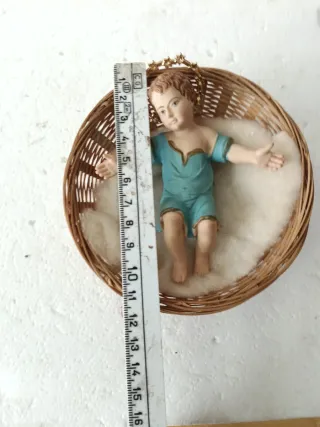 Gesù Bambino presepe cesto paglia