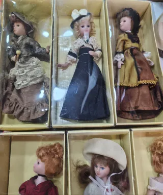Collezione di bambole in porcellana