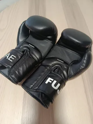 Guantes de boxeo FUJI negros, de 10oz