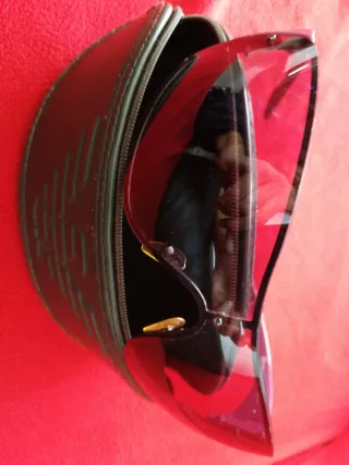 Gafas Emporio Armani Negras y Rojas