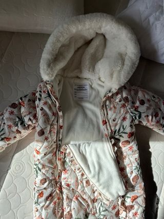 Abrigo infantil estampado bosque