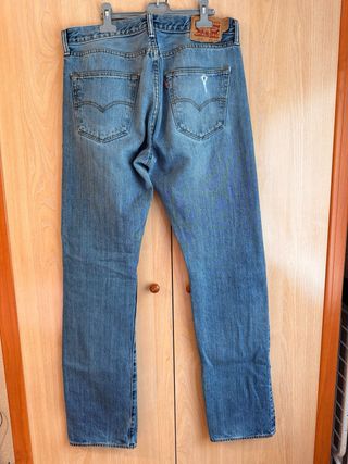 Vaqueros Levi's 501 W33 L34 azul claro
