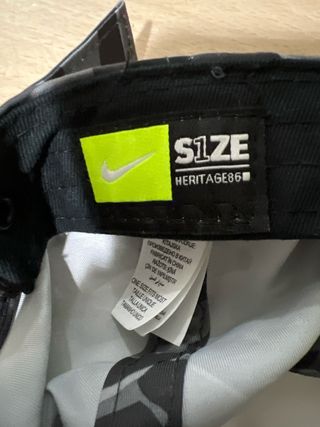 Gorra Nike Camuflaje Negra y Gris