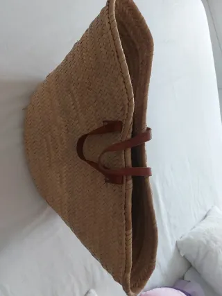 Cesto de mimbre y cuero