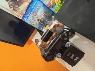 PS4 Slim Negra + 2 Mandos y 6 Juegos