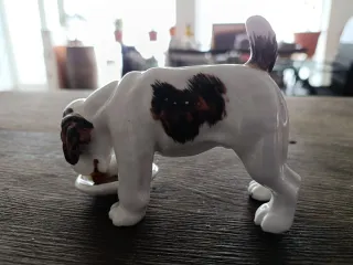 Perro de porcelana