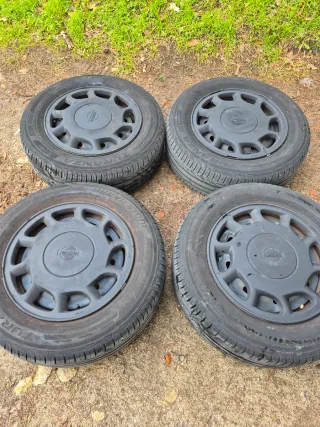 Juego de 4 Ruedas Nissan