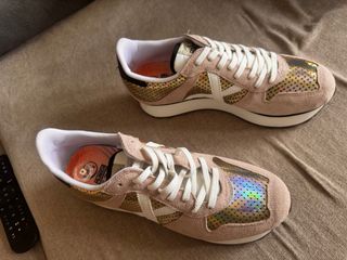 Zapatillas Munich Mujer Doradas y Rosas