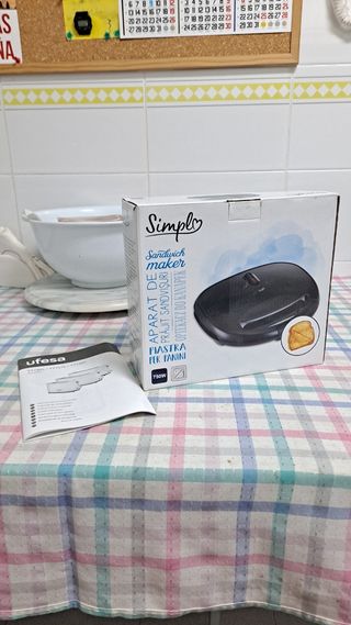 Sandwichera Eléctrica Simply