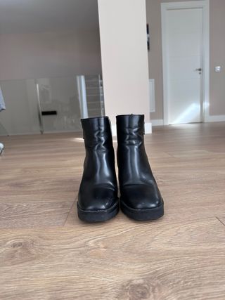 Botines negros Stradivarius